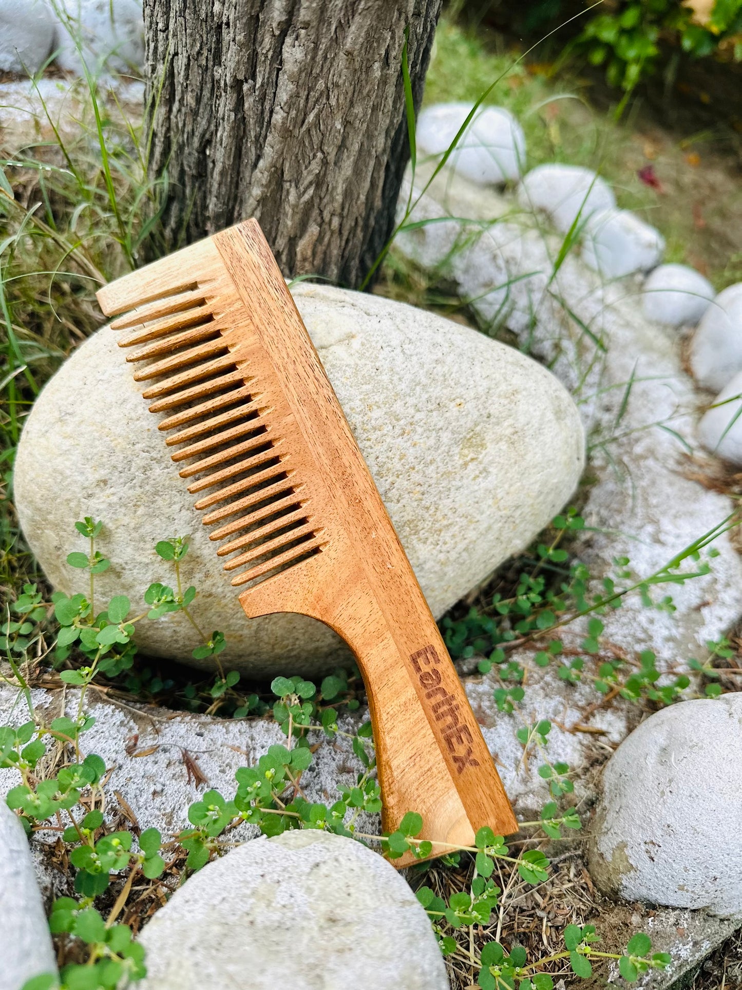 Detangling Neem Comb with handle