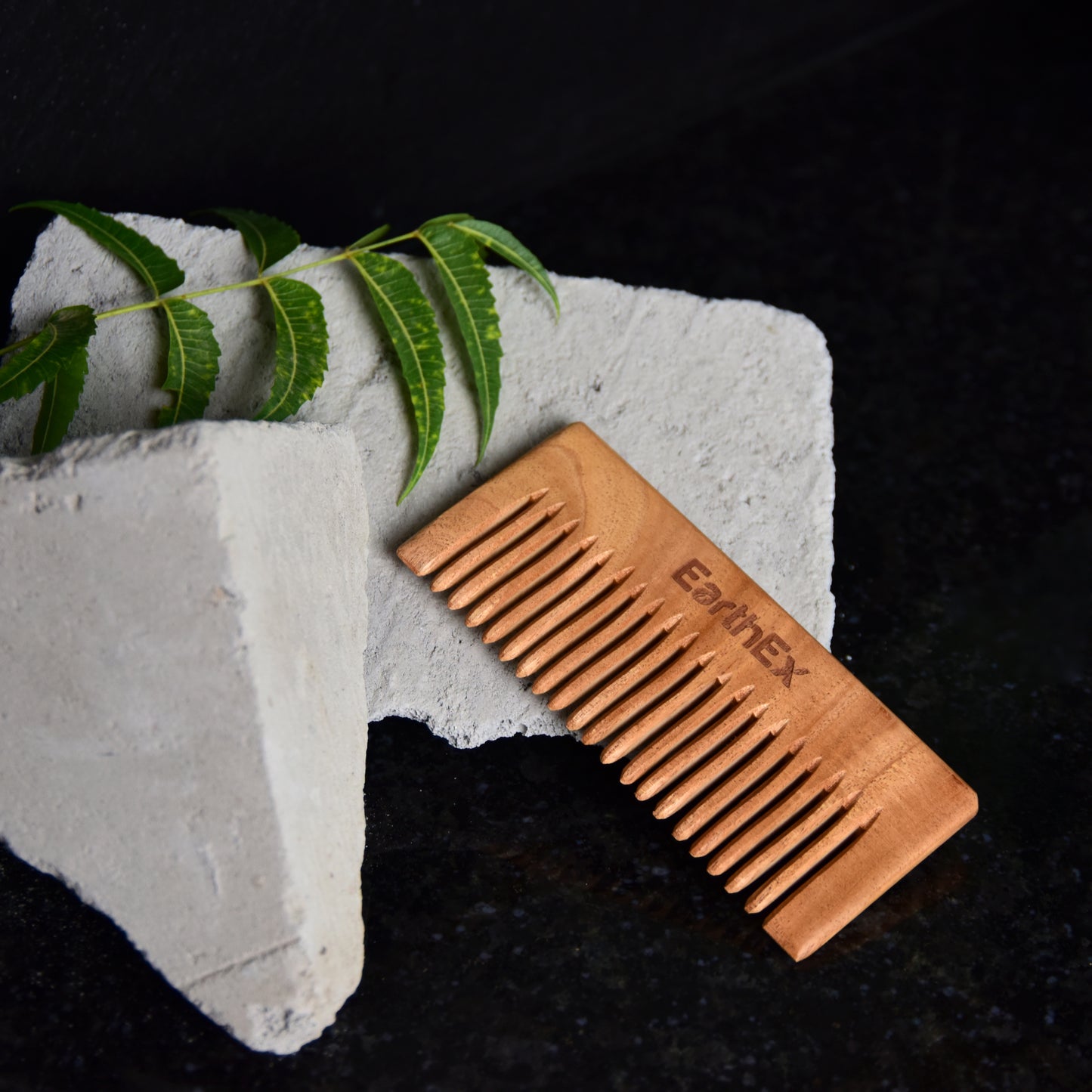 Detangling Shampoo Neem Comb