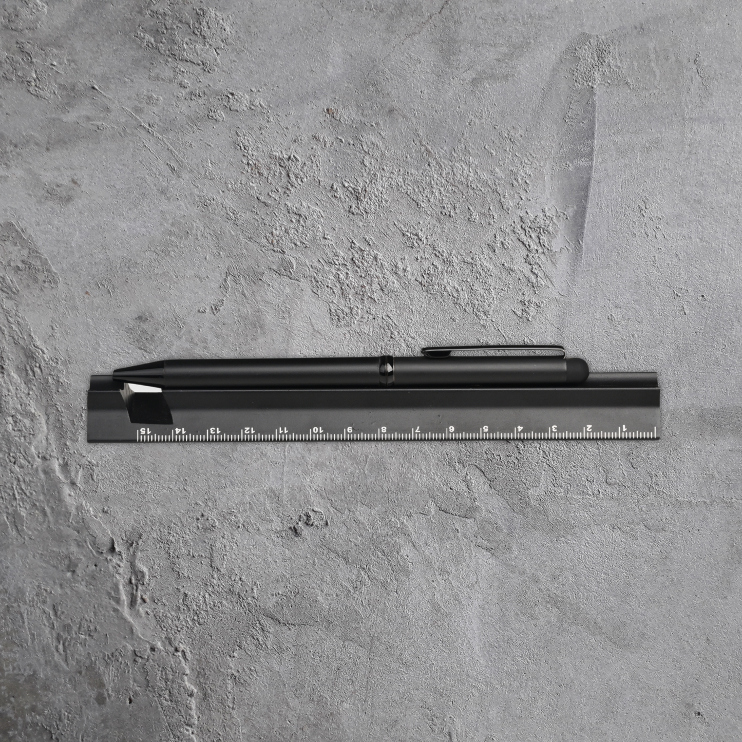 Magnetic scale pen